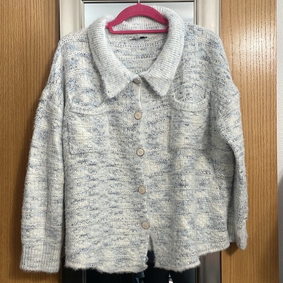 Sioni size Large button up long sleeve sweater white blue fuzzy pear buttons - Picture 3 of 11